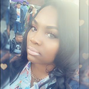 Meet your Posher, Derrineisha